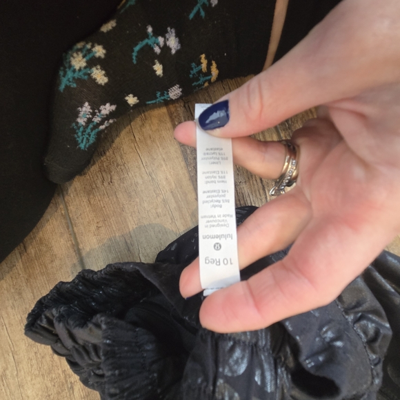 Lululemon  Hotty Hot Short II Athletic Shorts. Foil Black. - Picture 3 of 3